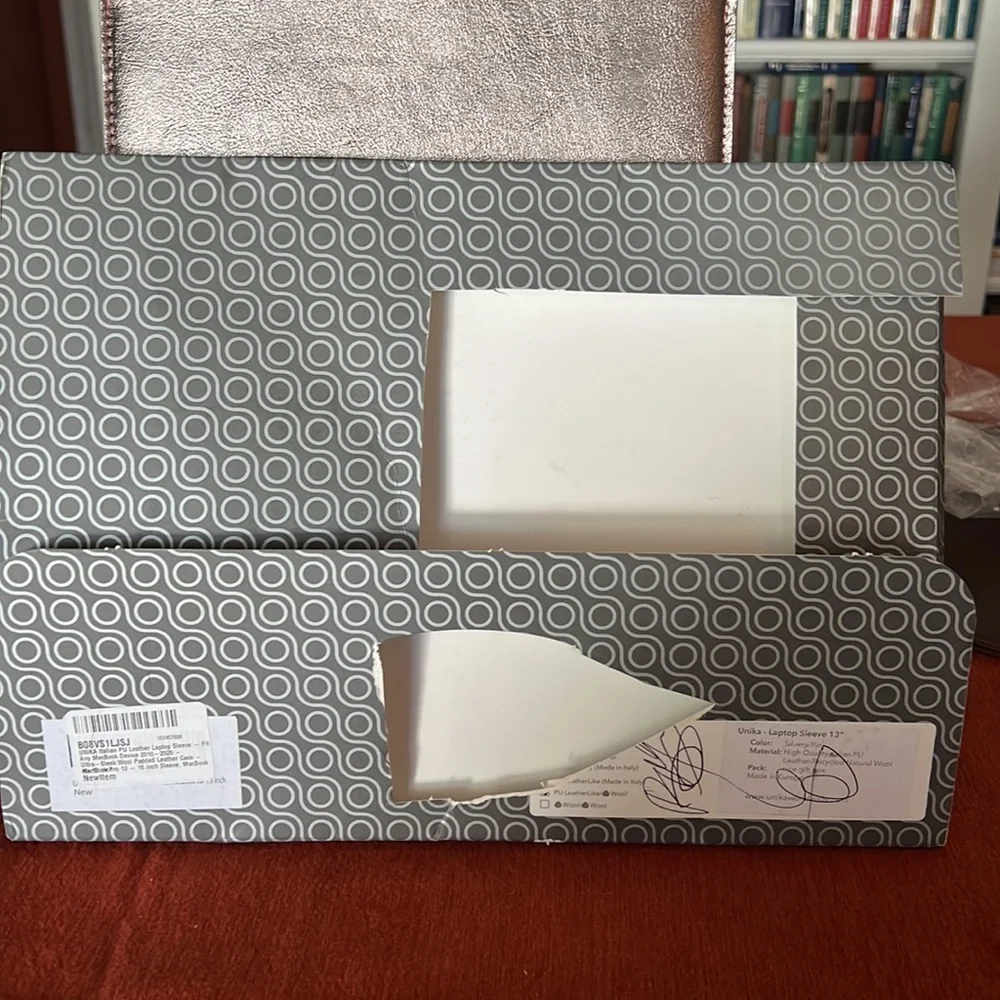 New Unika MacBook Laptop “13 sleeve in metallic rose gold.